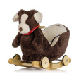 Houpací pejsek s melodií a kolečky Milly Mally Polly Plus Brown Dog