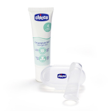 CHICCO Set zubní uklidňující gel a kartáček na prst s pouzdrem 4m+ CHICCO Set zubní uklidňující gel a kartáček na prst s pouzdrem 4m+
