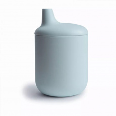 MUSHIE  Silikonový pohárek s náustkem  - powder blue