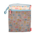 SKIP HOP Spark Style Sáček nepromokavý Rainbow 30 x 38 cm